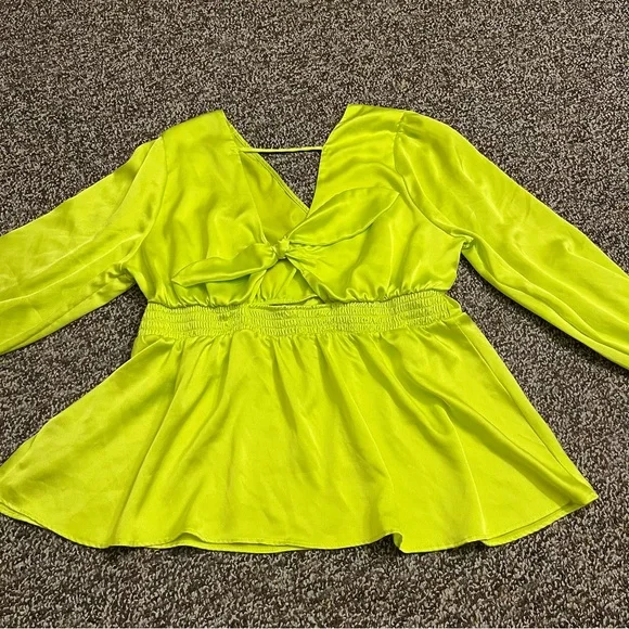 Torrid Vibrant Lime Green Long Sleeve Blouse - Picture 5 of 7